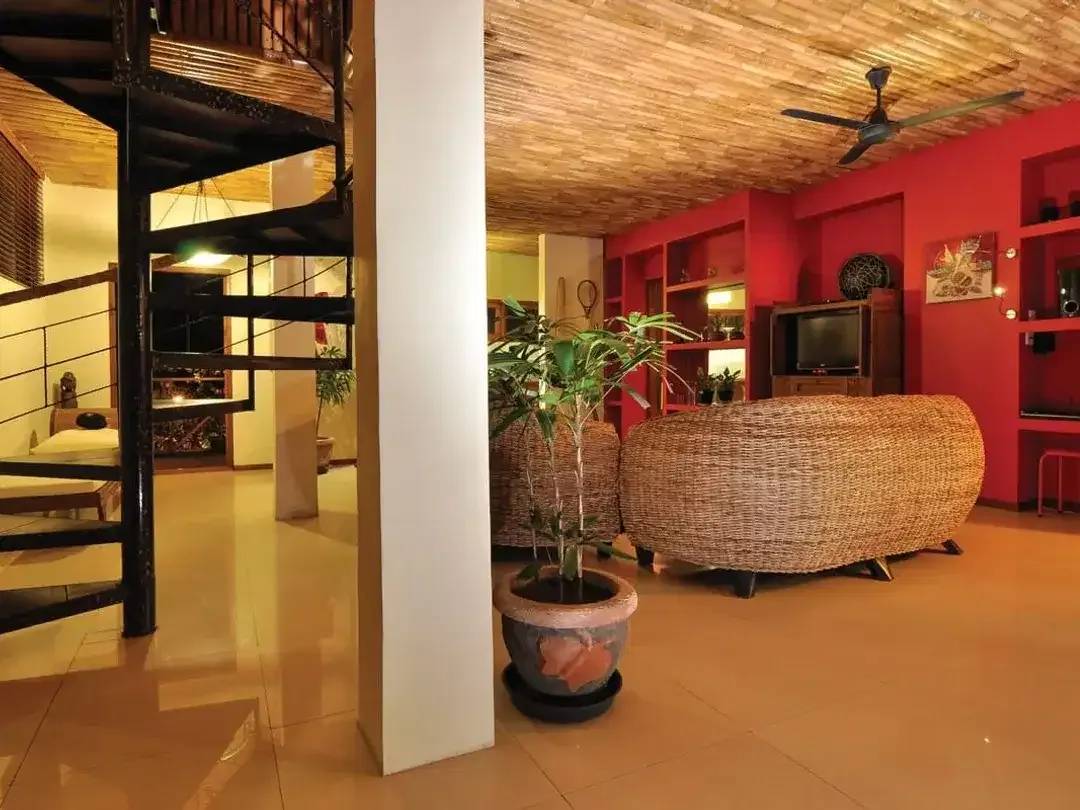 LONG TERM LEASEHOLD APARTMENT JL. PRATAMA 1 MENIT DARI PANTAI TANJUNG BENOA BALI - Image 8 of 10
