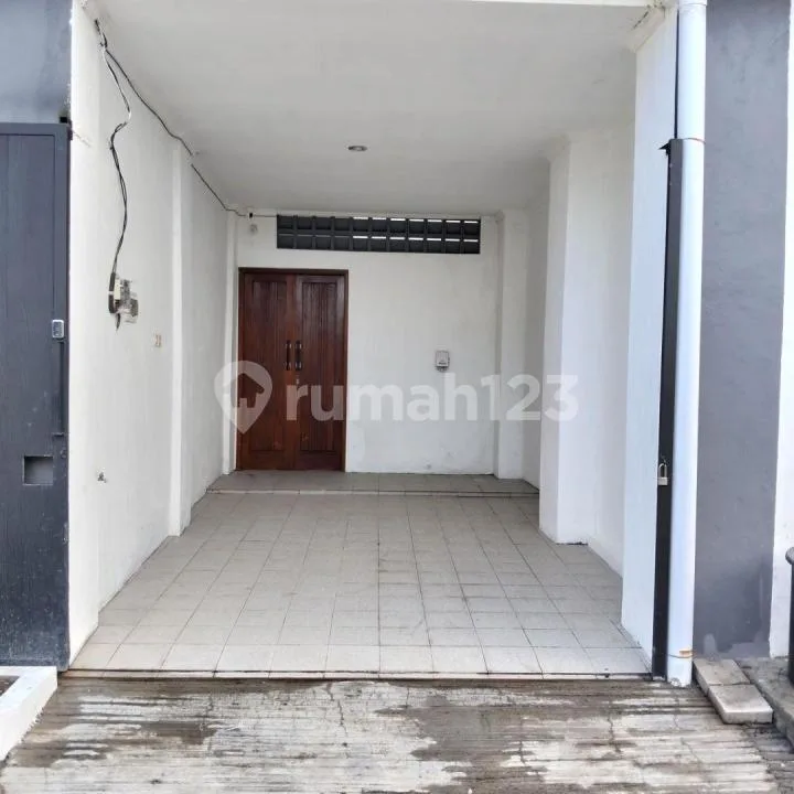 Rumah 2 Lantai Furnished dan Pool Siap Huni - Image 3 of 4