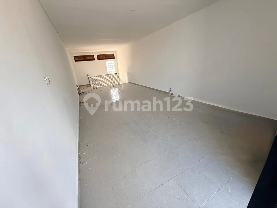 Ruko Siap Huni 2 Lantai Akses Pinggir Jalan Renon - Image 1 of 4