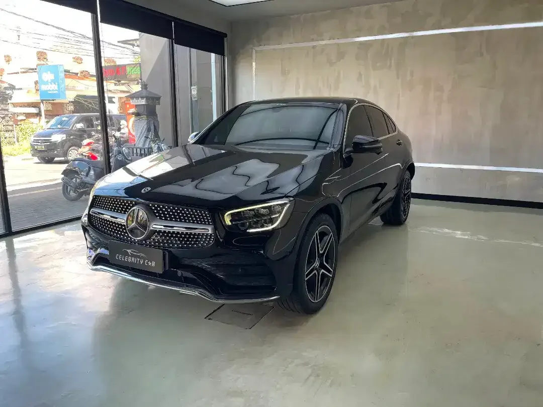 Mercedes-Benz GLC 300 4MATIC COUPE A/T 2022 HITAM METALIK - Image 3 of 10