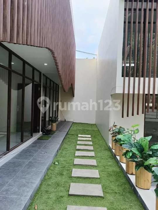 Komplek Villa Mini Bergaya Loft Siap Huni Dekat Canggu - Image 1 of 4