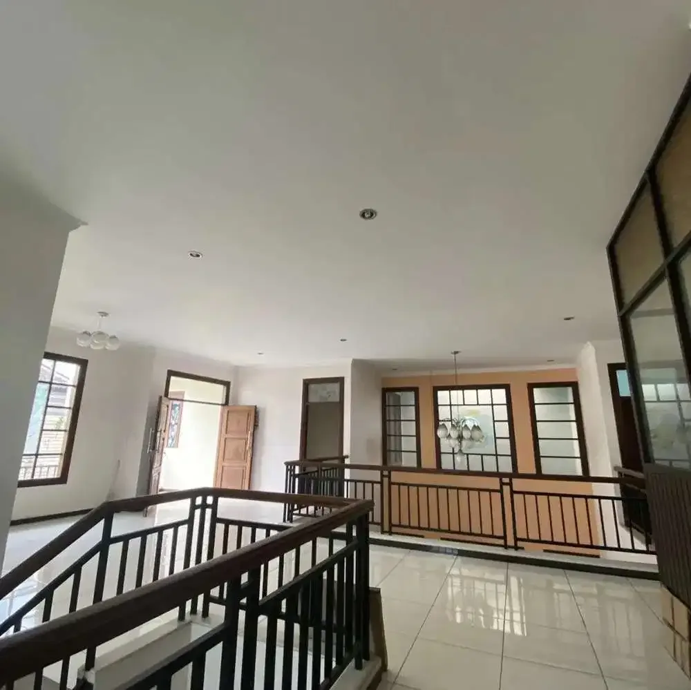 Jual rumah BESAR dan MEWAH, luas 4are di gatsu tengah kota Denpasar - Image 6 of 10