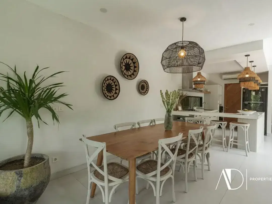 LEASEHOLD | MODERN TROPICAL 4-BEDROOM VILLA IN PRIME BERAWA - Image 6 of 10