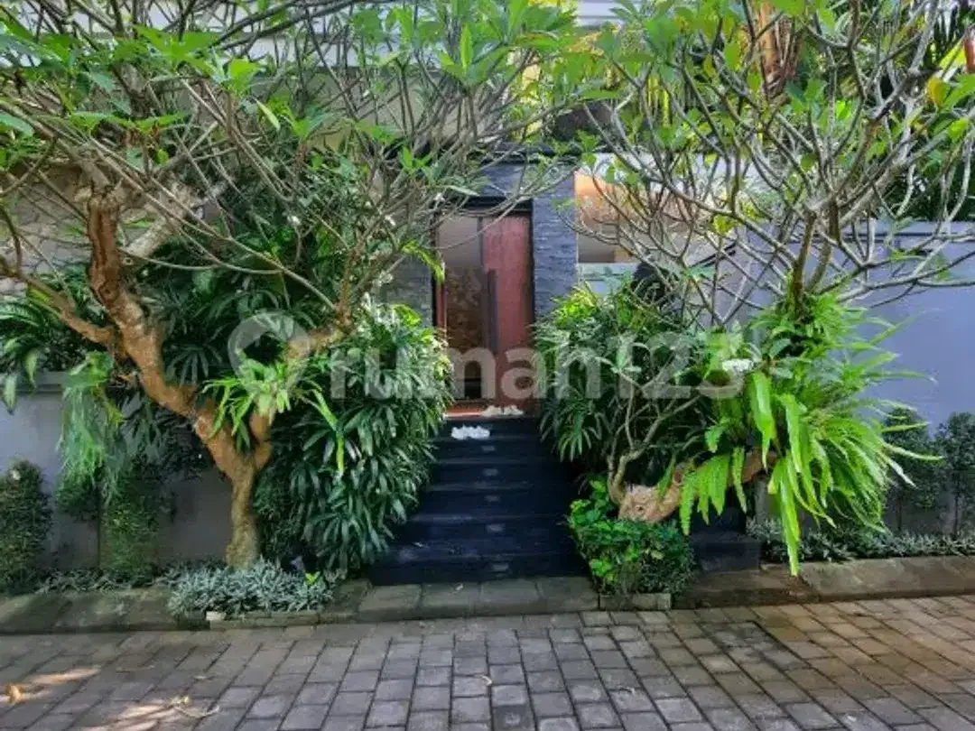 Villa Mewah Freehold di Jimbaran Lokasi Eksklusif - Image 1 of 10