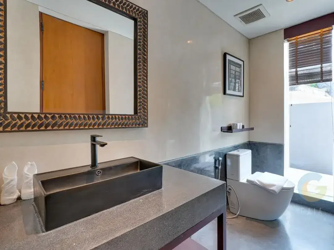 For Sale 5 Bedrooms Villa In canggu - Image 7 of 10
