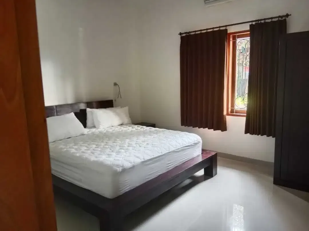 DI JUAL RUMAH FULLY FURNISHED LOKASI STARTEGIS DENPASAR SELATAN - Image 2 of 8
