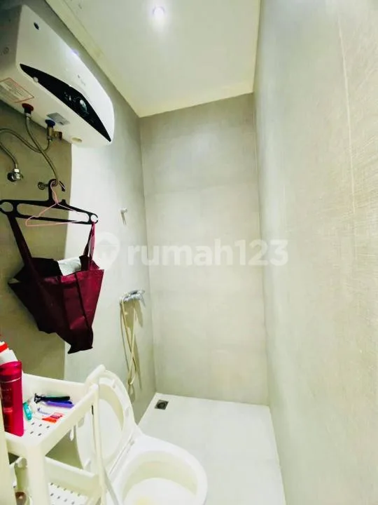 Rumah Strategis 2 Lantai Siap Huni Dekat Kemana-Mana, Mahendrata - Image 1 of 4