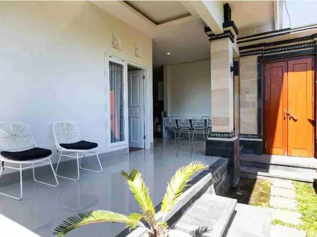 Disewakan Villa 2 Lantai Fully Furnished di Darmasaba Badung Bali - 3 Kamar Tidur, Kolam Renang, View Sawah & Sungai - Image 5 of 10
