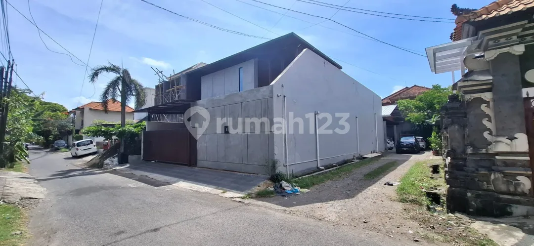 Dijual Tanah Lokasi Strategis Dekat Pusat Perbelanjaan di Renon - Image 2 of 4