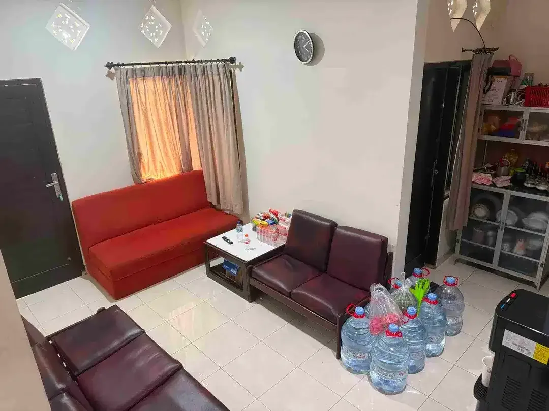 Dijual rumah minimalis scond lantai 2 lokasi Cica buduk Abian base Badung view sawah dan sungai - Image 6 of 9