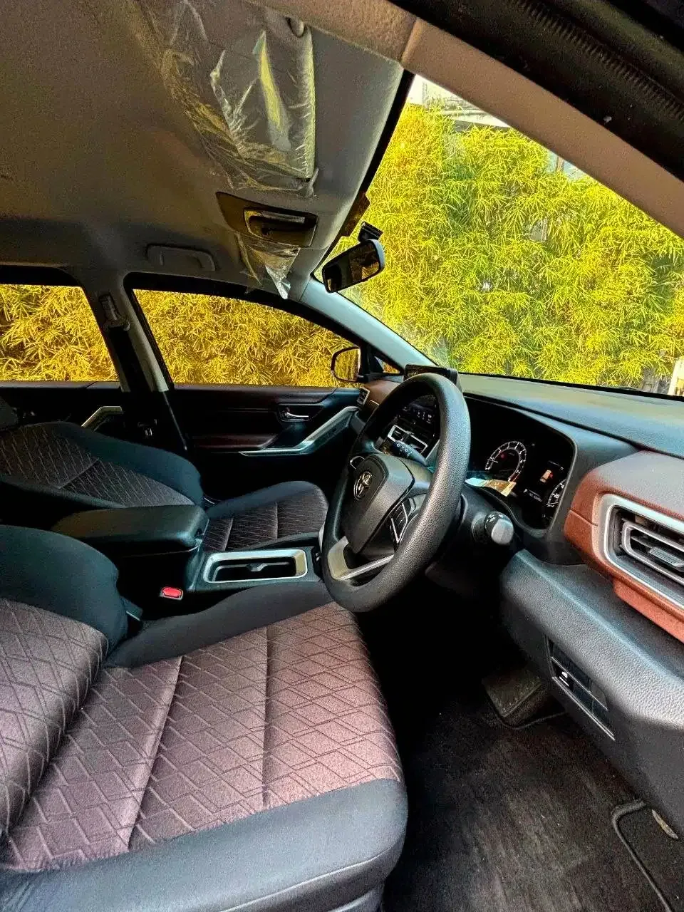 TOYOTA ZENIX G NON HYBRID AT 2024 - Image 9 of 10