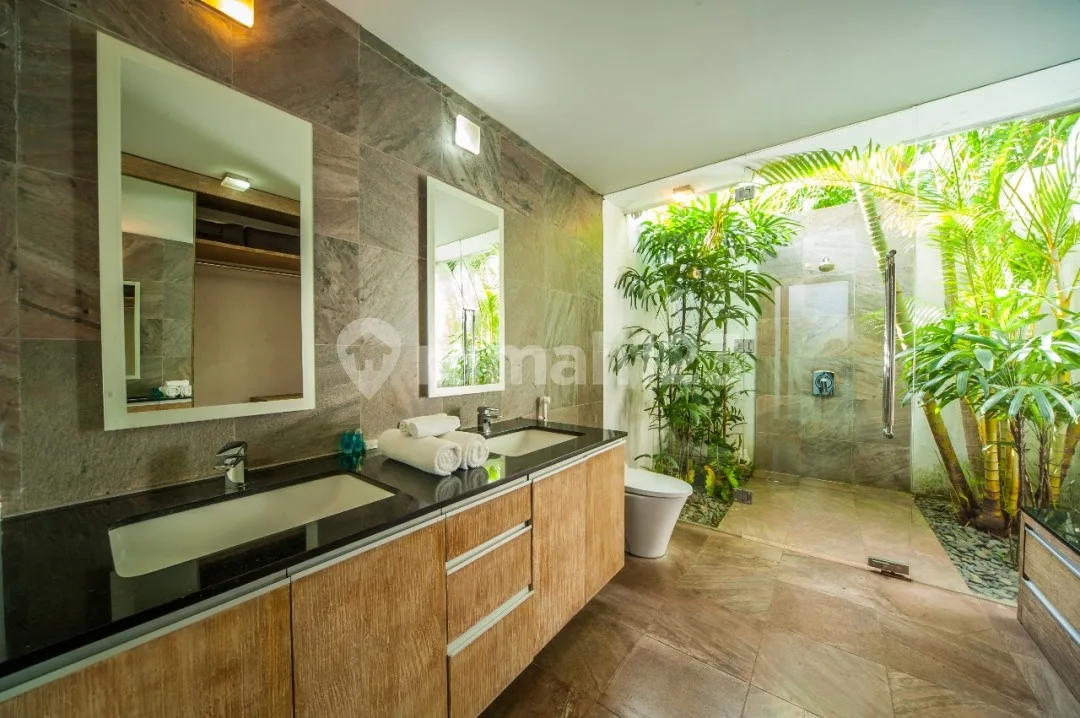 Villa Mewah Dengan Dapur Model Eropa Dekat Pantai Savaya - Image 3 of 4