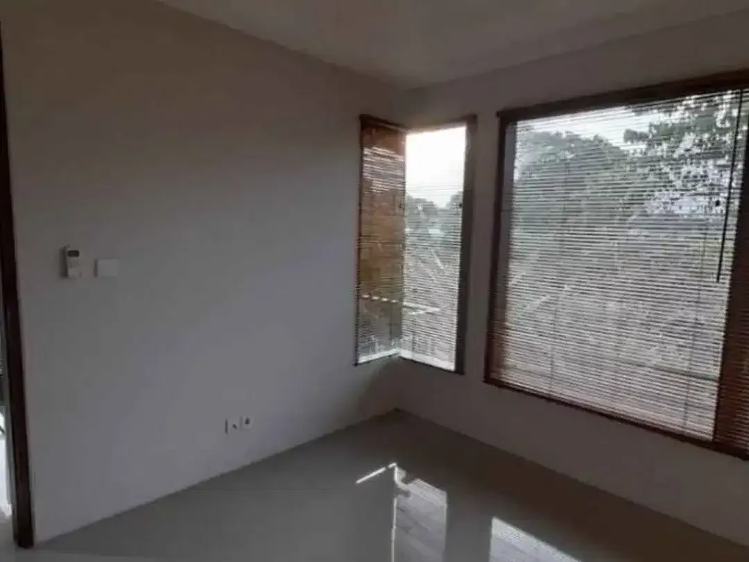 Dijual Rumah Lantai 2 - Berlokasi di Dalung Permai - Image 6 of 9