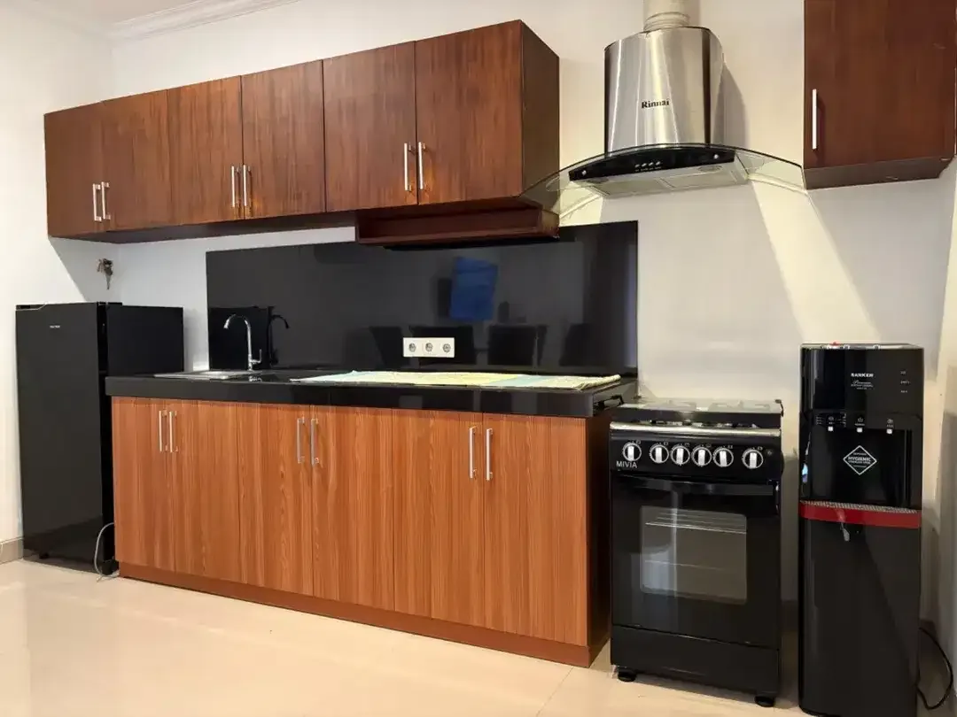 Villa 2 Kamar Tidur Lengkap dengan Perabot untuk Disewa di Dewi Sri - Image 2 of 10