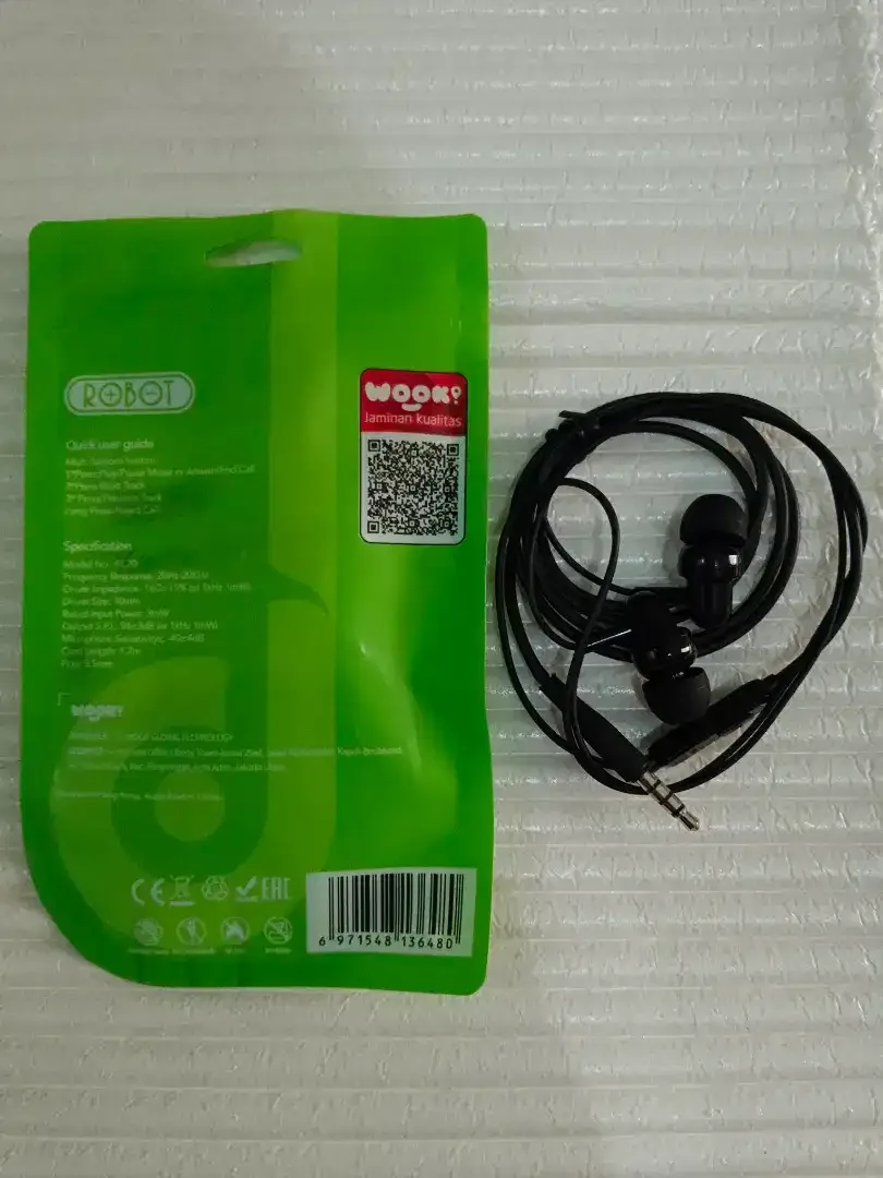 30rb BARU-Dijual Headset Merk ROBOT Earphone Bass DIJAMIN ORIGINAL - Image 1 of 4