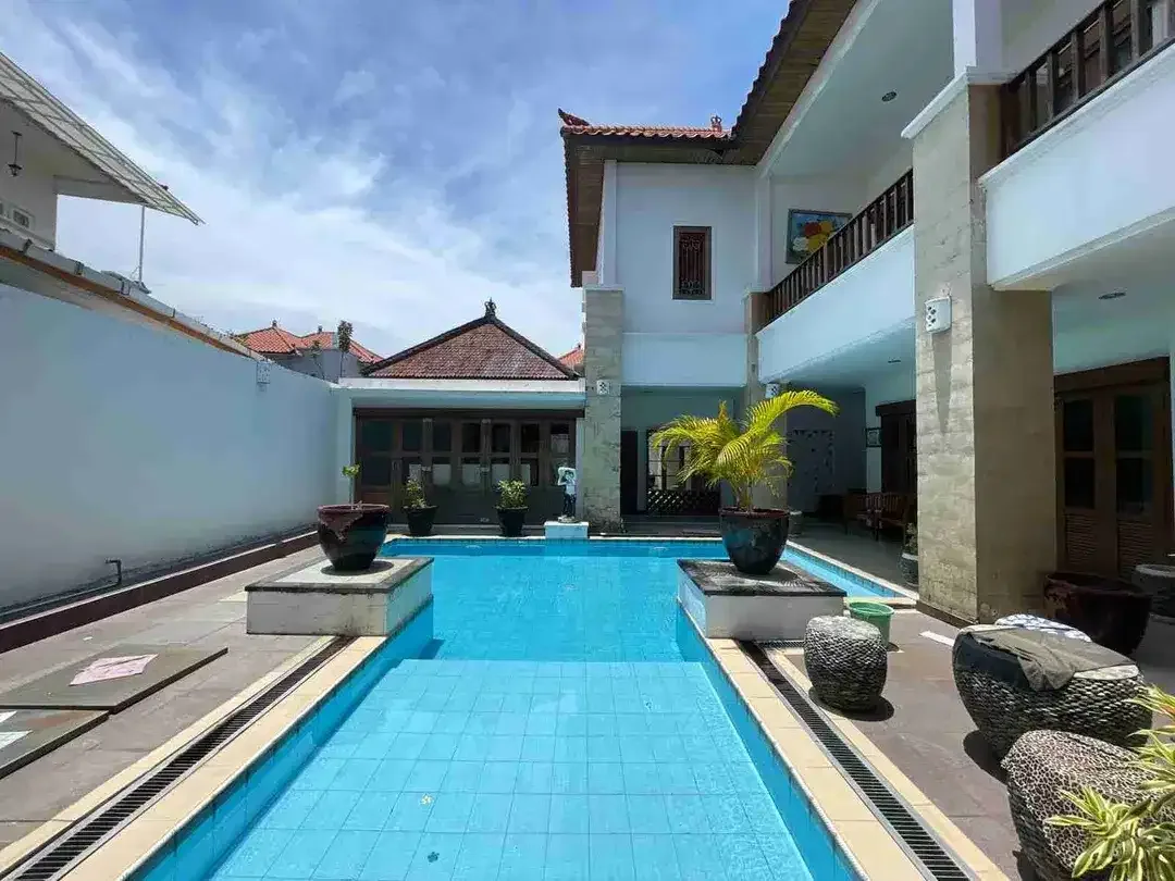 Villa Mewah Gaya Eropa di Cluster One Gate Sanur - Image 1 of 10