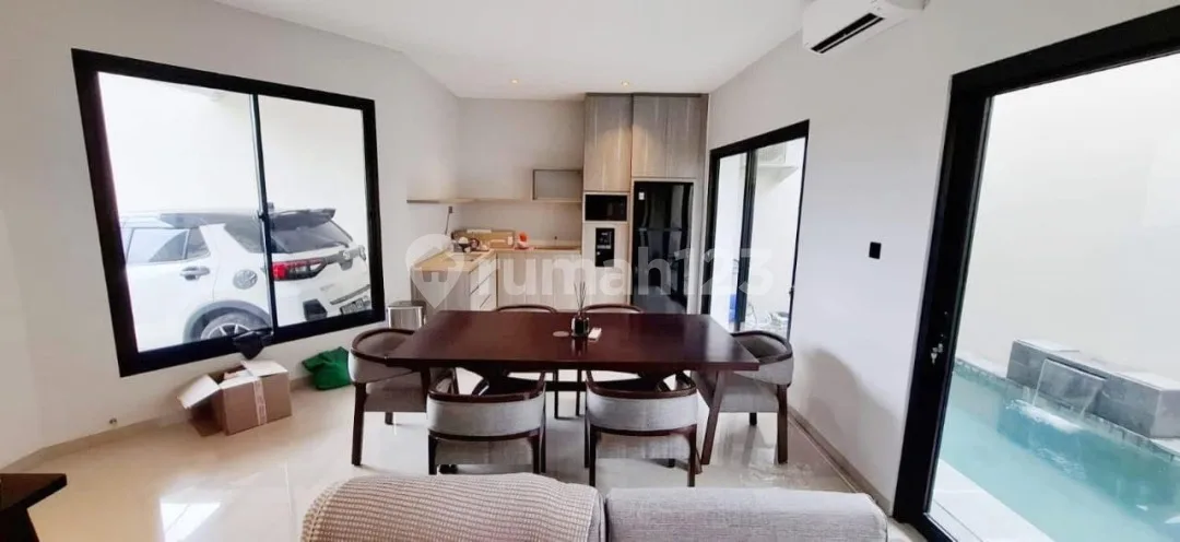 Villa Modern 2 Lantai Baru SHM Lingkungan Premium di Jimbaran - Image 1 of 4