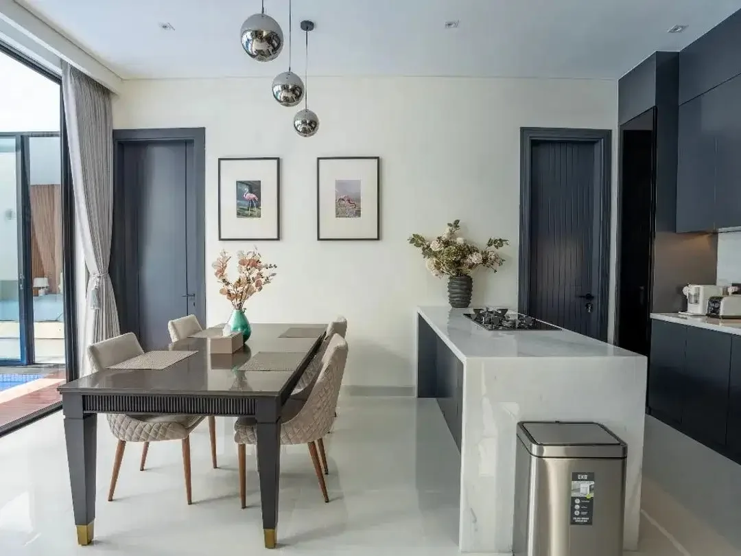 For Sale: Luxurious Modern Villa in Canggu - Image 4 of 10