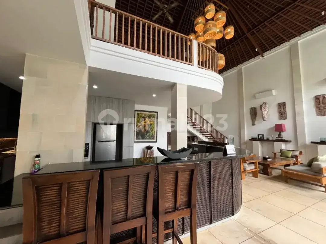 Balinese Luxury Villa 4Br - Seminyak, Bali Hanya 1Km Km Dari Pantai | Lokasi Prima untuk Hunian & Investasi Rental - Image 8 of 10
