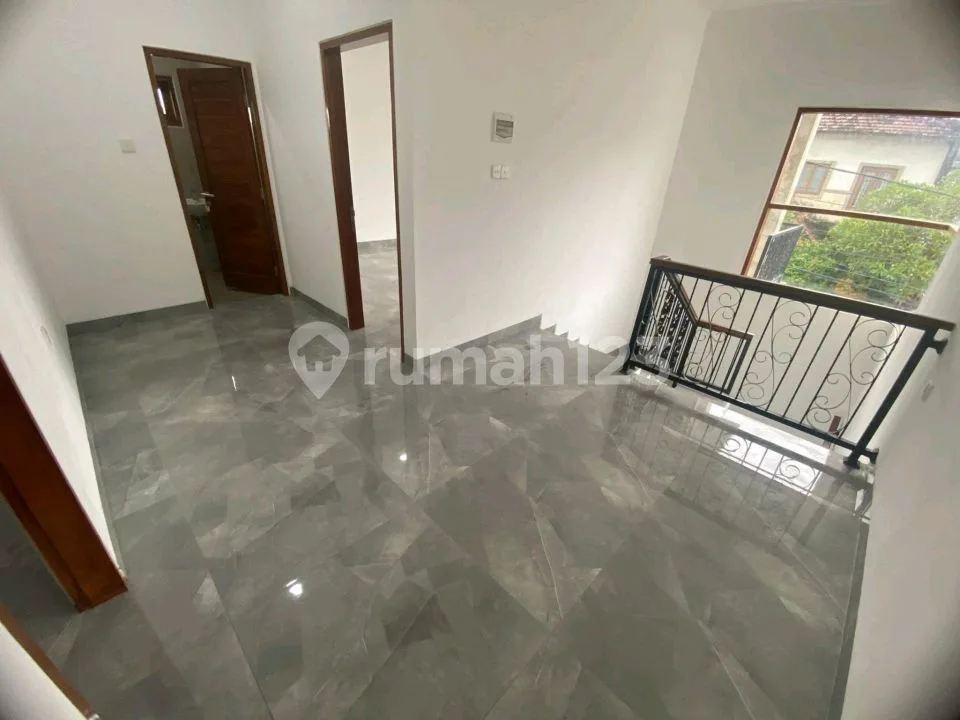 Rumah Modern Baru Jadi Siap Huni di Pusat Renon - Image 3 of 4